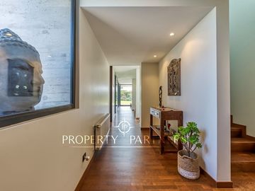 Chicureo Centro, moderna casa, gran arquitectura y paisajismo