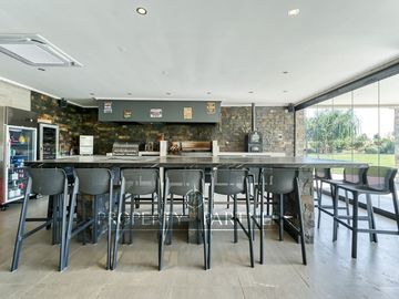Chicureo Centro, moderna casa, gran arquitectura y paisajismo
