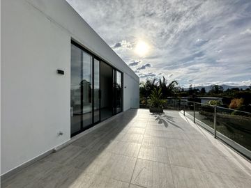 Venta de Casa Campestre en Llanogrande en Rionegro