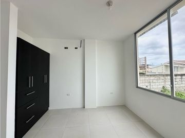 CASA EN ALQUILER  A ESTRENAR EN URBANIZACIÓN MANTA 2000, SUR DE MANTA