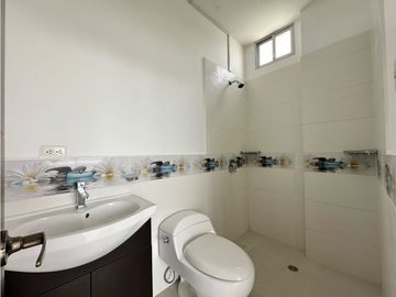 CASA EN ALQUILER  A ESTRENAR EN URBANIZACIÓN MANTA 2000, SUR DE MANTA