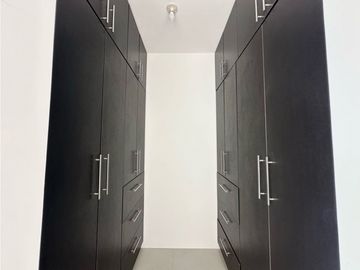 CASA EN ALQUILER  A ESTRENAR EN URBANIZACIÓN MANTA 2000, SUR DE MANTA