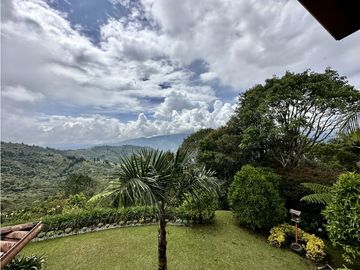Venta de Casa Campestre en la Catedral Envigado