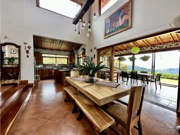 Venta de Casa Campestre en la Catedral Envigado