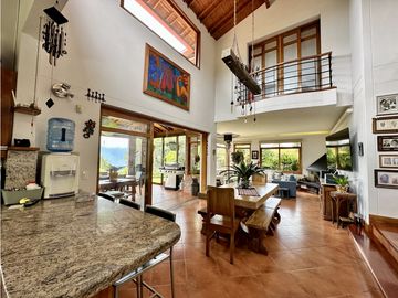 Venta de Casa Campestre en la Catedral Envigado