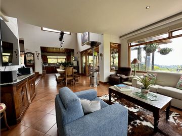Venta de Casa Campestre en la Catedral Envigado