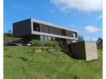 Venta de Casa Campestre en Llanogrande Rionegro