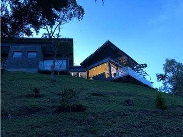 Venta de Casa Campestre en el Retiro