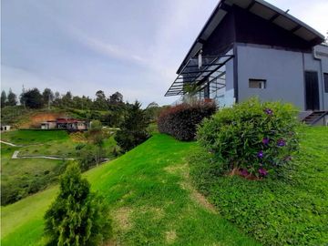 Venta de Casa Campestre en el Retiro