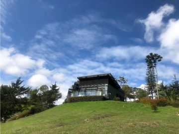 Venta de Casa Campestre en el Retiro