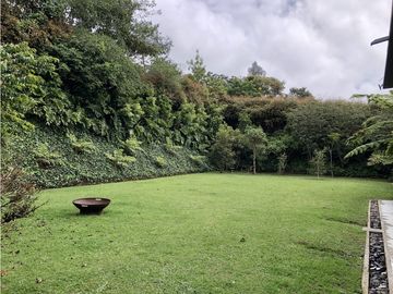 Venta de Casa Campestre en Alto de las Palmas