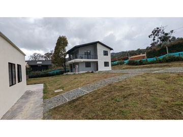 Venta de Casa Campestre en Santa Elena sector vereda el Plan