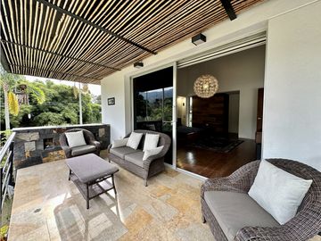 Venta de Casa Campestre en El Escobero Envigado
