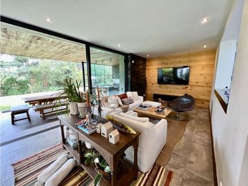 Venta de Casa Campestre en Llanogrande en Rionegro