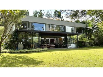 Venta de Casa Campestre en Llanogrande en Rionegro