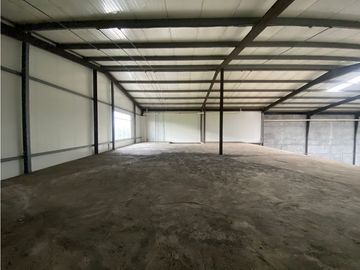 ALQUILER Y VENTA DE GALERAS EN MILLA 8 1250m2 & 1600m2
