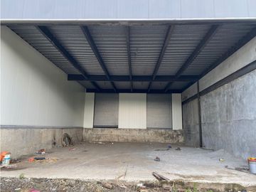 ALQUILER Y VENTA DE GALERAS EN MILLA 8 1250m2 & 1600m2