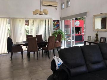 Casa en venta de 2 dormitorios c/ cochera en San Miguel