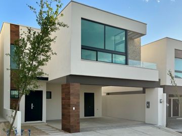 Casa en Venta en Cumbres, Monterrey