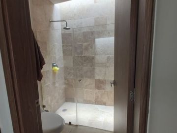 CASA EN VENTA LOS ROBLES ZAKIA AREAS COMUNES EXCLUSIVAS CON SALA CINE Y COWORK