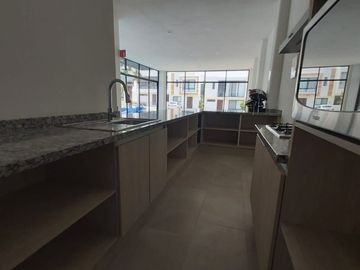 CASA EN VENTA LOS ROBLES ZAKIA AREAS COMUNES EXCLUSIVAS CON SALA CINE Y COWORK