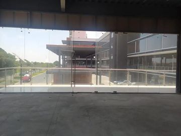 LOCAL COMERCIAL EN VENTA LA RESERVA QUERETARO CLV230809-AE