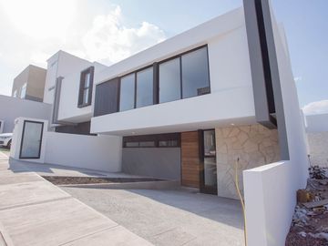 CASA EN VENTA ACANTHA 81.7 ZIBATA QUERETARO RCV230213I-AE