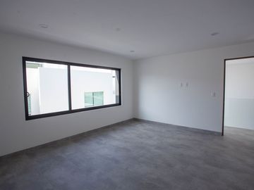 CASA EN VENTA ACANTHA 81.7 ZIBATA QUERETARO RCV230213I-AE