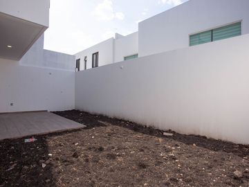 CASA EN VENTA ACANTHA 81.7 ZIBATA QUERETARO RCV230213I-AE