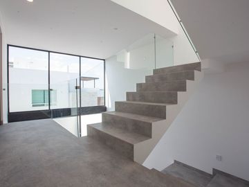 CASA EN VENTA ACANTHA 81.7 ZIBATA QUERETARO RCV230213I-AE