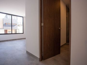 CASA EN VENTA ACANTHA 81.7 ZIBATA QUERETARO RCV230213I-AE