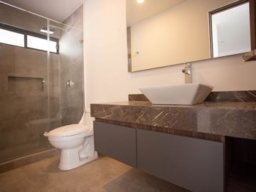 CASA EN VENTA ACANTHA 81.7 ZIBATA QUERETARO RCV230213I-AE
