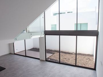 CASA EN VENTA ACANTHA 81.7 ZIBATA QUERETARO RCV230213I-AE