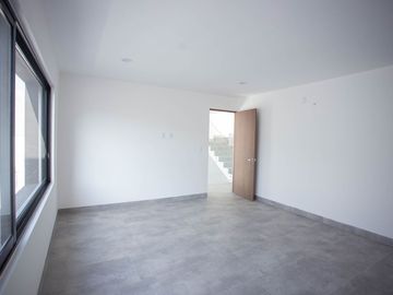 CASA EN VENTA ACANTHA 81.7 ZIBATA QUERETARO RCV230213I-AE