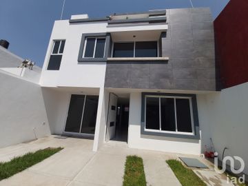 CASA EN VENTA EN BOSQUES DE AMALUCAN