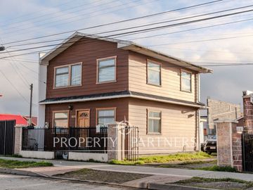 Casa en sector residencial a pasos de Costanera en Punta Arenas