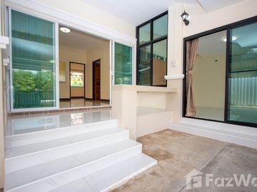 3 BR Single-Storey House For Sale (SANK190)