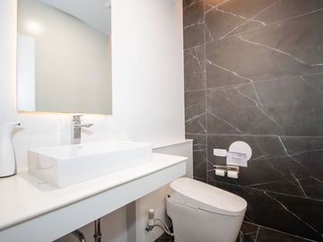 Minimal Luxury 5 Bed 4 Bath @ The Pinnacle Koolpunt Ville 17