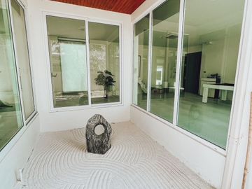 Minimal Luxury 5 Bed 4 Bath @ The Pinnacle Koolpunt Ville 17