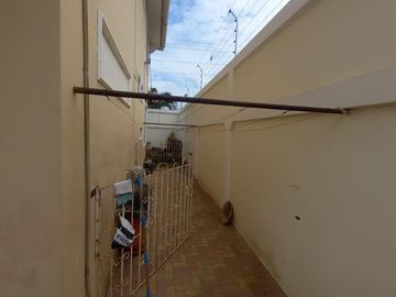 VENTA DE CASA AMPLIA ESQUINERA EN SALINAS SECTOR SOLYMAR (CMC)