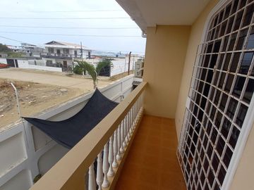 VENTA DE CASA AMPLIA ESQUINERA EN SALINAS SECTOR SOLYMAR (CMC)