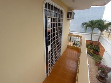 VENTA DE CASA AMPLIA ESQUINERA EN SALINAS SECTOR SOLYMAR (CMC)