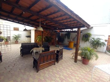 VENTA DE CASA AMPLIA ESQUINERA EN SALINAS SECTOR SOLYMAR (CMC)
