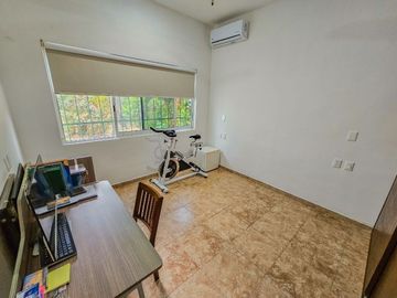 Casa Tradicional tipo Hacienda  · Terreno 3000M2 · Alberca · Casa de Huéspedes