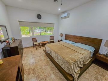Casa Tradicional tipo Hacienda  · Terreno 3000M2 · Alberca · Casa de Huéspedes