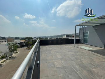 Venta de Casa en Cumbres Xalapa, 4 recámaras, Roof Garden