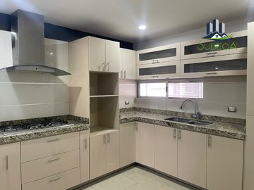 Venta de Casa en Cumbres Xalapa, 4 recámaras, Roof Garden