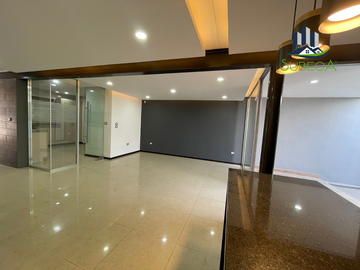 Venta de Casa en Cumbres Xalapa, 4 recámaras, Roof Garden
