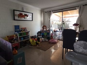SE VENDE HERMOSA CASA EN MAIPÚ, VILLA PORTAL EL BOSQUE.