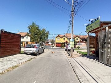 SE VENDE HERMOSA CASA EN MAIPÚ, VILLA PORTAL EL BOSQUE.